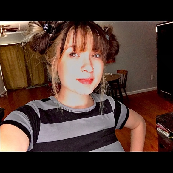 Meet your Posher, Madison - Picture 1 of 1